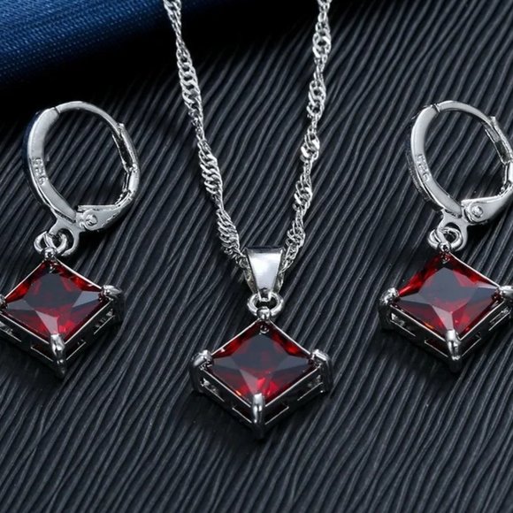 ⭐4pc Bundle Sale⭐ Princess Cut Ruby Pendant And Earrings Set w/ 18" Chain - Picture 4 of 5